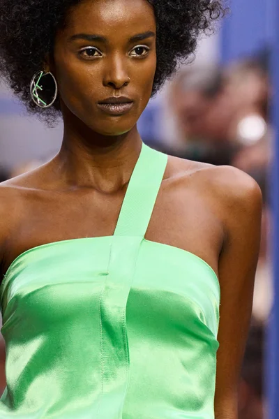 Look 94
